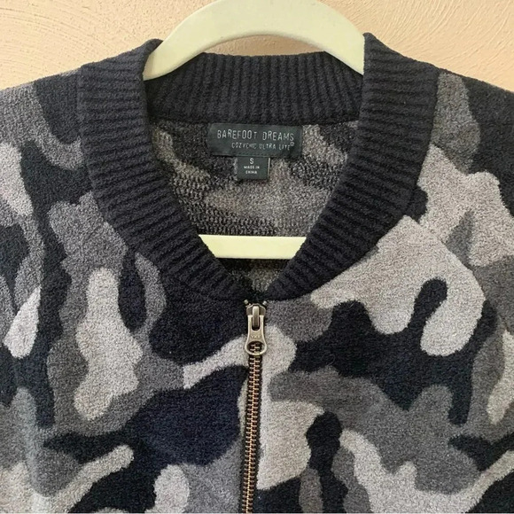 Barefoot Dreams CozyChic Ultra Lite Camo Zip-Up Bomber Size Small - Picture 8 of 10